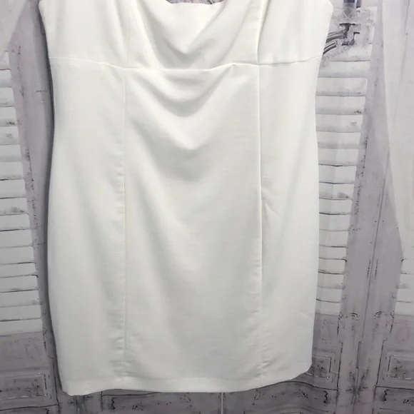 White mini dress - Picture 4 of 9